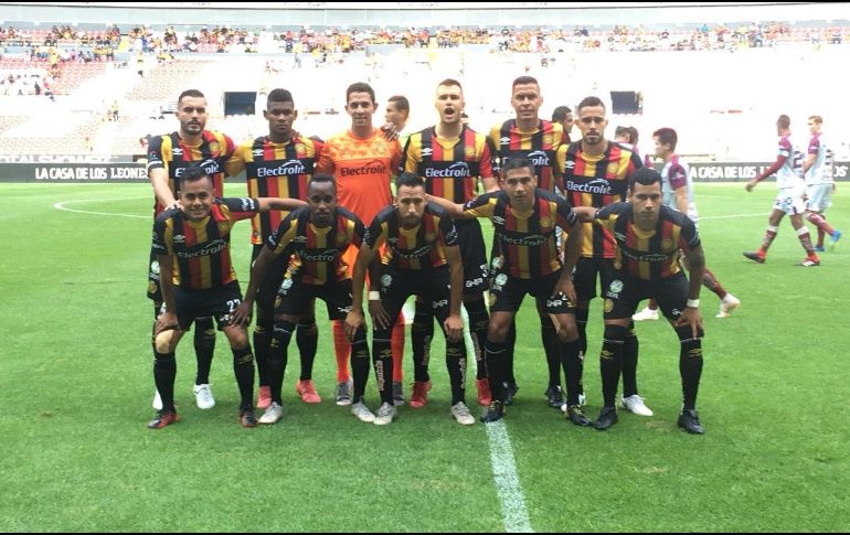 Los universitarios se colocan a sólo un punto de la zona de clasificación.TWITTER/@LeonesNegrosCF