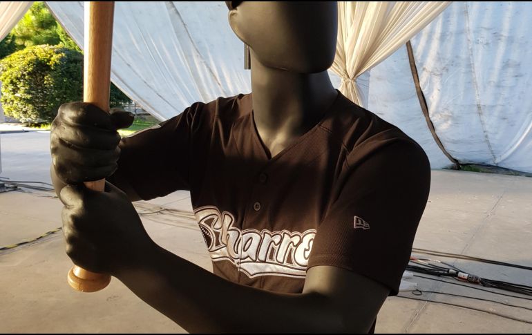 Los diseños son muy distintos a las de años atrás, pues resaltan tonalidades como el azul cielo o los diseños en cuello 