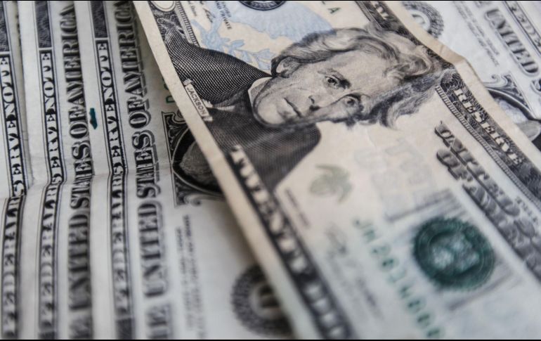 El billete verde se compra en un mínimo de 18.40 pesos. EL INFORMADOR / ARCHIVO