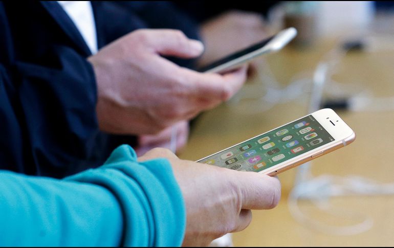 El directivo de la plataforma aseguró que los dispositivos lanzados por la empresa que fundó Steve Jobs, siguen siendo los favoritos de miles de usuarios en México y el mundo. AP / ARCHIVO