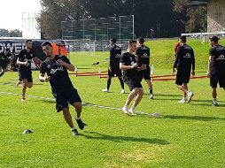 Los centros al área, los disparos de media y larga distancia imperan en los trabajos de Hoyos, pero también la cuestión física. EL INFORMADOR/ARCHIVO