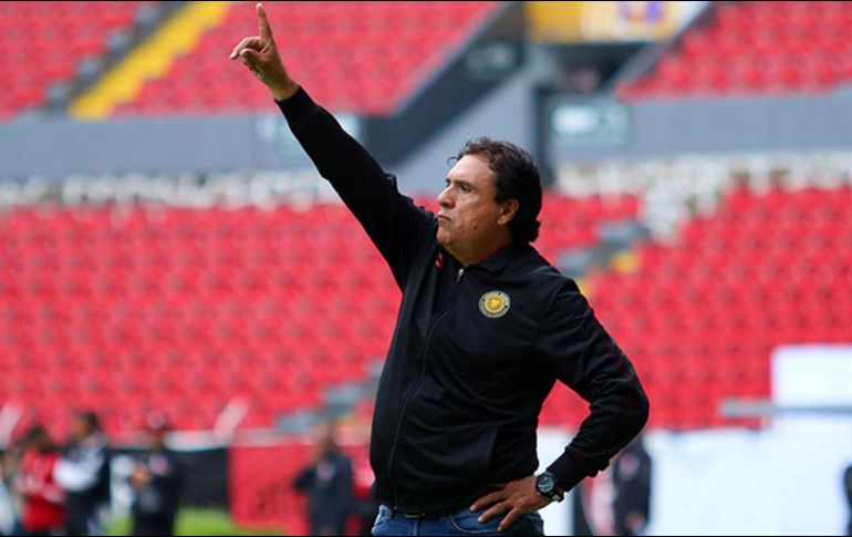 ''Que te metan goles en táctica fija, como que dice muy poco del que defiende'', observa el técnico del cuadro de la UdeG. ESPECIAL / leonesnegrosudg.mx