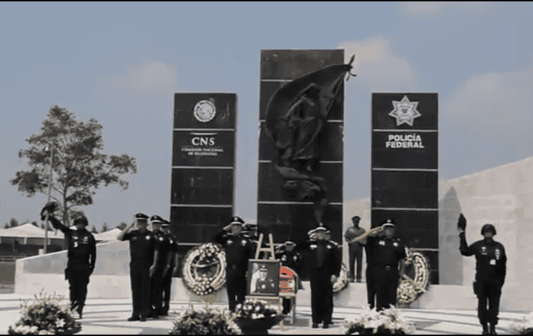 La Policía Federal llevó a cabo una ceremonia solemne para despedir a este oficial que tenía 17 años de servicio. TWITTER / @ManelichCC