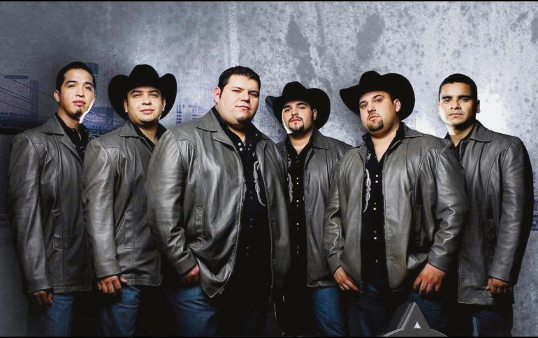 David Badillo, animador de Duelo, señala que cada vez es más complejo establecer un repertorio musical que abarque toda la trayectoria del grupo. ESPECIAL