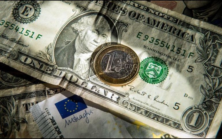 Banco Base espera que el tipo de cambio se ubique entre 18.95 y 19.20 pesos por dólar, en cotizaciones interbancarias a la venta. AFP / ARCHIVO