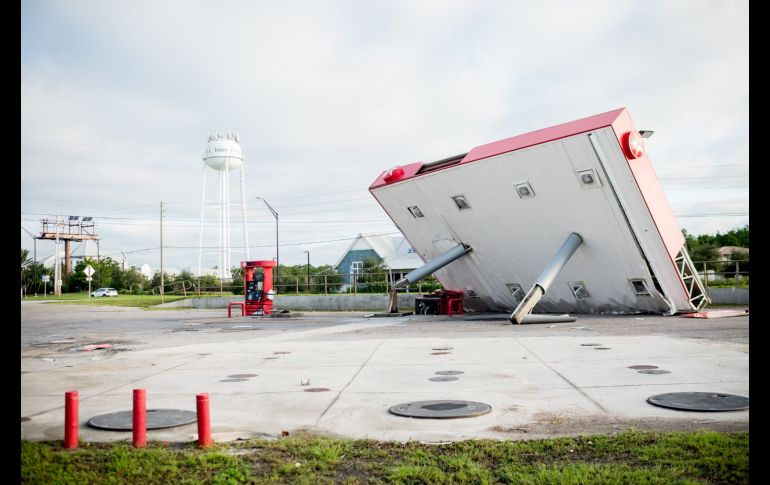 Una gasolinera en Inlet Beach. El gobernador de Florida, Rick Scott, dijo hoy que la destrucción causada es 