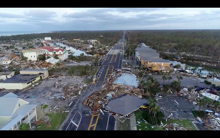 Cuadras enteras de casas cerca de la playa fueron arrasadas en Mexico Beach, que tiene una población de unos mil habitantes. AP/SevereStudios.com