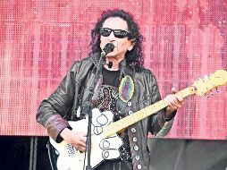 La producción está basada en más de 50 horas de material que incluyen 20 horas inéditas y entrevistas a su círculo más cercano para revelar a la persona detrás de la estrella de rock. SUN  / ARCHIVO