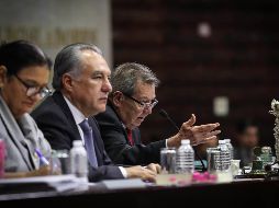 Los integrantes de la Mesa Directiva,  Dulce María Sauri, Marco Antonio Adame y Porfirio Muñoz Ledo, durante la sesión del Pleno de la Cámara de Diputados. SUN/J. Reyes