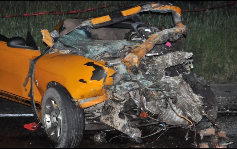 Ambos vehículos terminaron prácticamente destruidos en su totalidad luego del impacto. TWITTER/ @PCJalisco