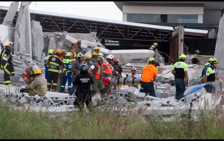  Enfatizó que el dueño del predio donde se derrumbó el edificio que se proyectaba sería una plaza comercial, ya está localizable y se espera que en las próximas horas comparezca ente el Minisiterio Público. EFE/ ESPECIAL
