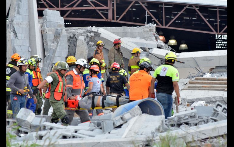  Enfatizó que el dueño del predio donde se derrumbó el edificio que se proyectaba sería una plaza comercial, ya está localizable y se espera que en las próximas horas comparezca ente el Minisiterio Público. SUN/ E.VASQUEZ