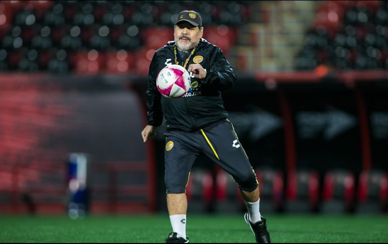Los Dorados de Sinaloa, dirigidos por Maradona, se enfrentarán hoy viernes a los Xolos de Tijuana en partido amistoso. MEXSPORT/Emiliano