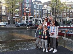 La conductora se encuentra con su esposo y sus hijos disfrutando de unos días de descanso en Ámsterdam. INSTAGRAM/galileamontijo