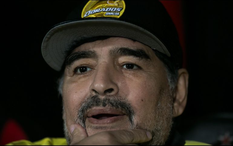 ''No endiosemos más a Messi; Messi en el Barcelona es uno y en la Selección es uno más'', dice el legendario ex jugador durante un programa de televisión. MEXSPORT