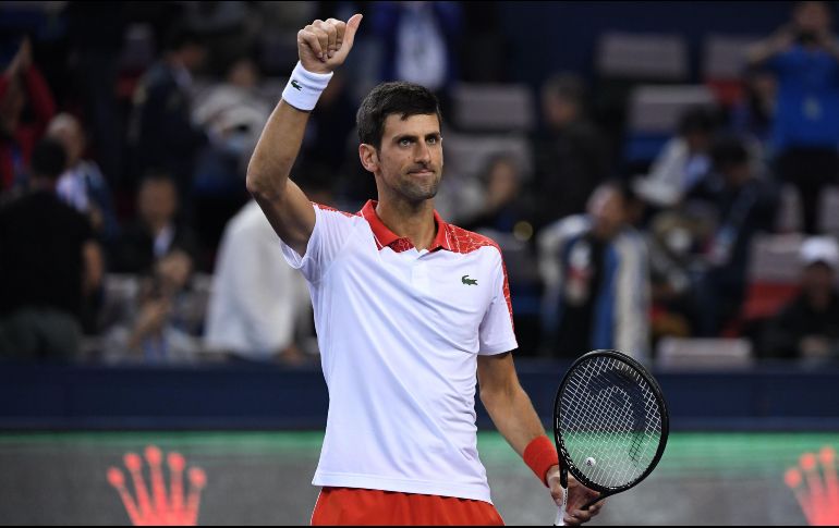 Djokovic busca el domingo el título 72 de su carrera. El serbio ha ganado sus tres finales previas en Shanghái. AFP / W. Zhao