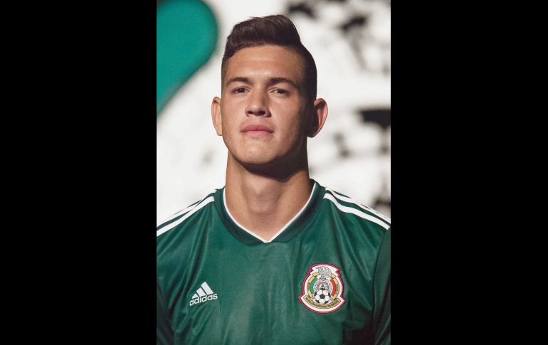 César Montes Edad: 21 años Club: Monterrey  El joven sonorense de Rayados tiene buena ubicación y capacidad para sumarse a la ofensiva. A sus 20 años, el famoso “Cachorro” es la carta fuerte para ocupar esta zona del campo en el Tri. Montes tiene experiencia internacional, pues  participó en los Juegos Olímpicos de Río 2016.