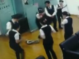 Culebra gigante interrumpe una junta en China