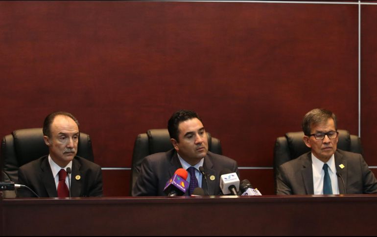 Ricardo Suro Esteves (centro), presidente del STJ, refirió que el proyecto de Presupuesto 2019 que presentaron contempla los “mínimos necesarios” para enfrentar los rezagos que arrastran. EL INFORMADOR/Archivo