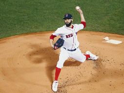 Al abridor de los Medias Rojas tuvo una buena actuación en la lomita. AP