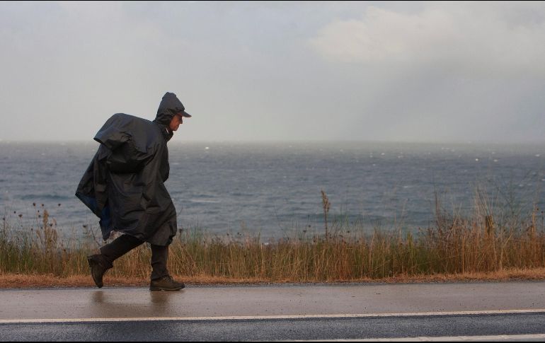 Se presentará oleaje de dos a tres metros de altura en las costas de Jalisco, Colima y Michoacán, así como la costa occidental de Guerrero. EFE / S. Sas
