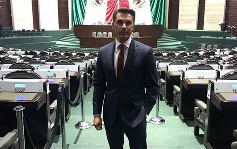 Sergio Mayer publicó un tuit al que hacía referencia a seis ligas para descargar libros de forma ilegal. INSTAGRAM / sergiomayerb