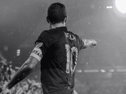 La chica mostró una conversación en sus redes sociales en donde aseguró que el futbolista la contactó para pedirle su número telefónico. TWITTER / @11carlosV