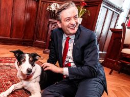 Este activista gay está acostumbrado a desafiar con su condición sexual en un país donde aún pesan mucho los valores tradicionales y católicos. FACEBOOK / Robert Biedroń