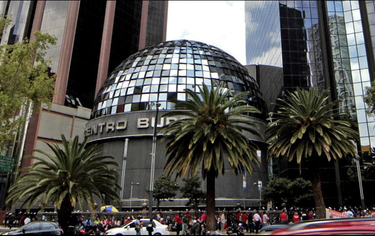 En el mercado accionario local se opera con un volumen de 2.084 millones de títulos, por un importe económico de 48.1 millones de pesos. NTX / ARCHIVO