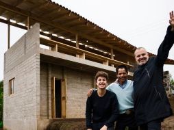 En la campaña, también los acompañó el arquitecto Alberto Kalach. TWITTER / @ElJuanpaZurita