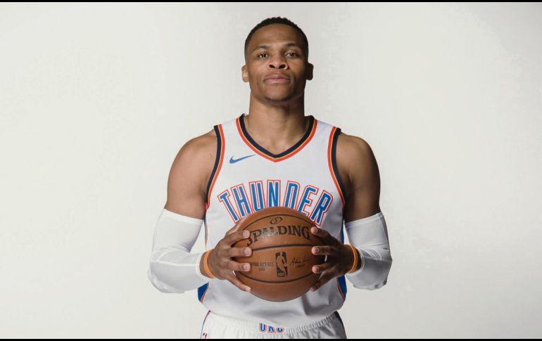 Russell Westbrook ha promediado un triple-doble por juego las últimas dos temporadas. AFP /C. Neill