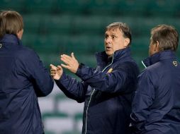 Cardozo afirma que Martino (C) dejó una buena impresión en su paso por el futbol paraguayo. EFE/ARCHIVO