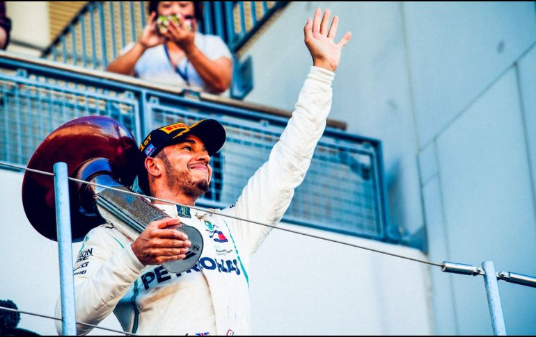 De lograr la ventaja por ocho puntos,  Hamilton la ampliaría a 75 puntos; de momento, supera a Vettel por 67 unidades. TWITTER / @MercedesAMGF1