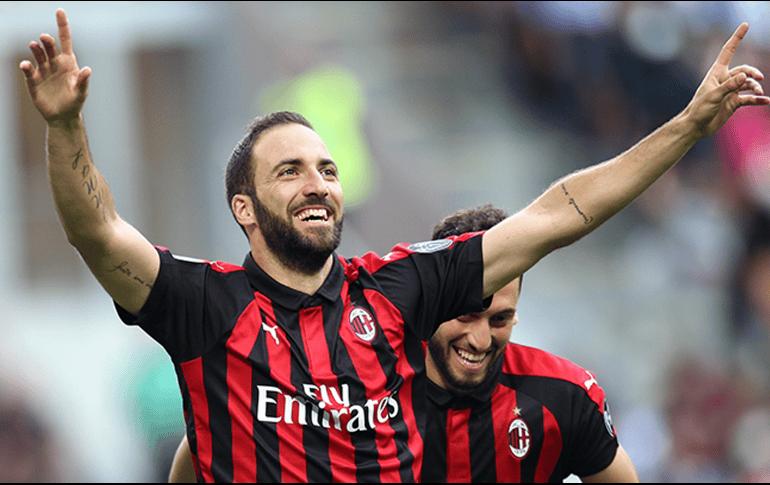 ''Mis compañeros y los aficionados me han tratado muy bien, pero yo no pedí salir. Como todo el mundo ha dicho, me abrieron la puerta'', reveló. ESPECIAL / acmilan.com