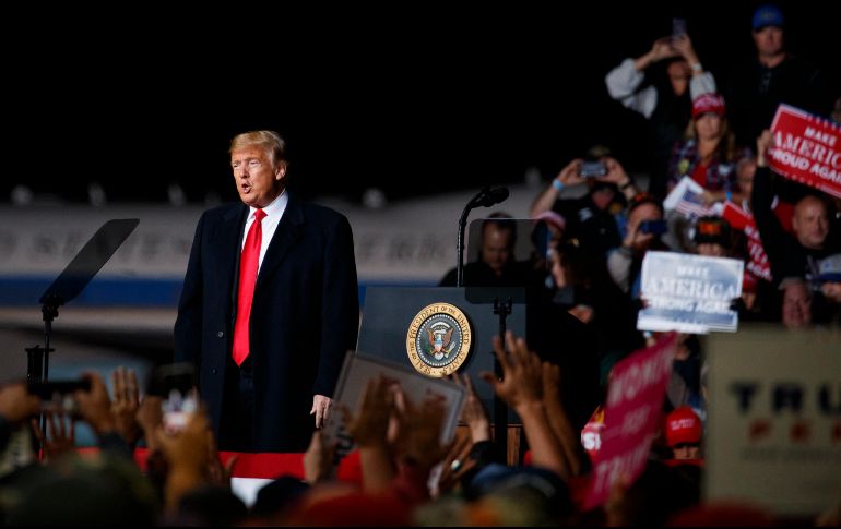 Trump  amenazó con un cierre militar de la frontera con México si los viajeros continuaban su camino. AP/C. Kaster