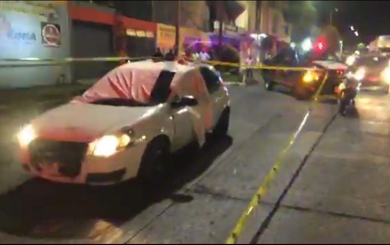 Personas a bordo de una Ford Ranger blanca con vidrios polarizados habrían efectuado las detonaciones. ESPECIAL