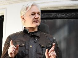 Assange teme que si deja la embajada de Ecuador pueda ser detenido y extraditado a EU por difundir miles de secretos oficiales de ese país. AFP / ARCHIVO