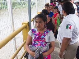 Las personas migrantes serán registradas por Migraciones de México y pernoctarán en una estación migratoria para ser conducidas luego a un albergue en Tapachula. EFE / M. Ascencio