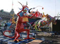 Las figuras son realizadas por artesanos, artistas, museos, galerías, hoteles, restaurantes, empresas e instituciones públicas y privadas; cada alebrije inscrito participa por los tres primeros lugares del concurso. TWITTER / @CulturaCDMX