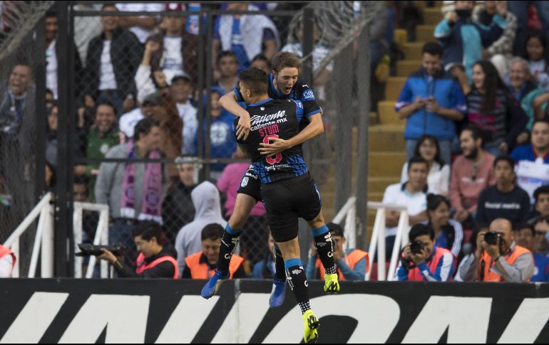 El conjunto queretano alcanzó la séptima plaza con 19 puntos, mientras Cruz Azul puso en riesgo su liderato, al quedarse con 26 unidades. MEXSPORT/O. Martínez