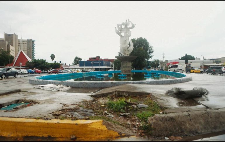 Vecinos exigen que se intervenga la escultura. EL INFORMADOR / G. Gallo.