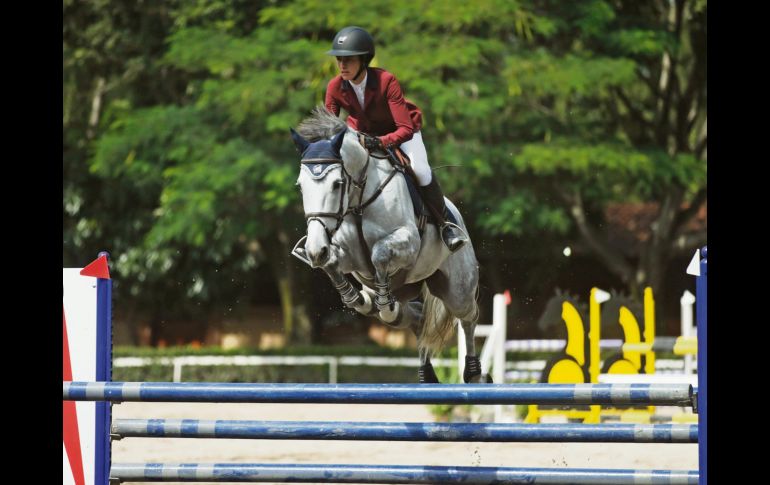 Dakota Philibert se llevó la prueba estelar montando a “Bingo NZPH”. EL INFORMADOR / F. Atilano