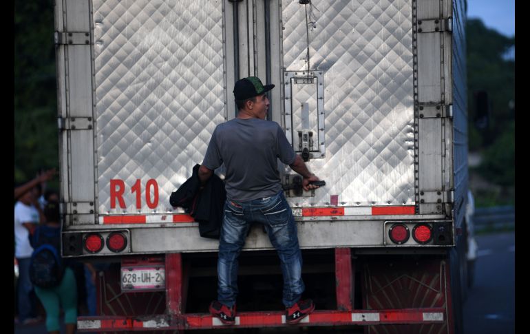 El grupo busca llegar a Estados Unidos, desafiando la advertencia del presidente Donald Trump de hacer todo para 