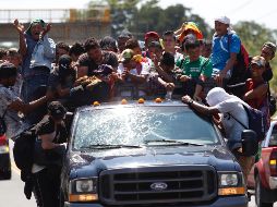 Metapa. Hondureños aprovechan un aventón rumbo a Tapachula. NOTIMEX/O. Ramírez