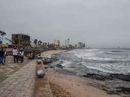 Esta mañana se revisó la trayectoria que mantiene el huracán de categoría 4; su impacto se prevé entre las 18:00 horas de este martes y la madrugada del miércoles entre Escuinapa y el norte de Nayarit. AFP / A. Estrella