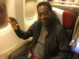 En el año 2000 fue elegido como mejor futbolista del siglo XX por la FIFA, la Federación de Futbol Internacional de Historia y Estadística de Futbol y en votación por los ganadores del Balón de Oro. TWITTER / @Pele