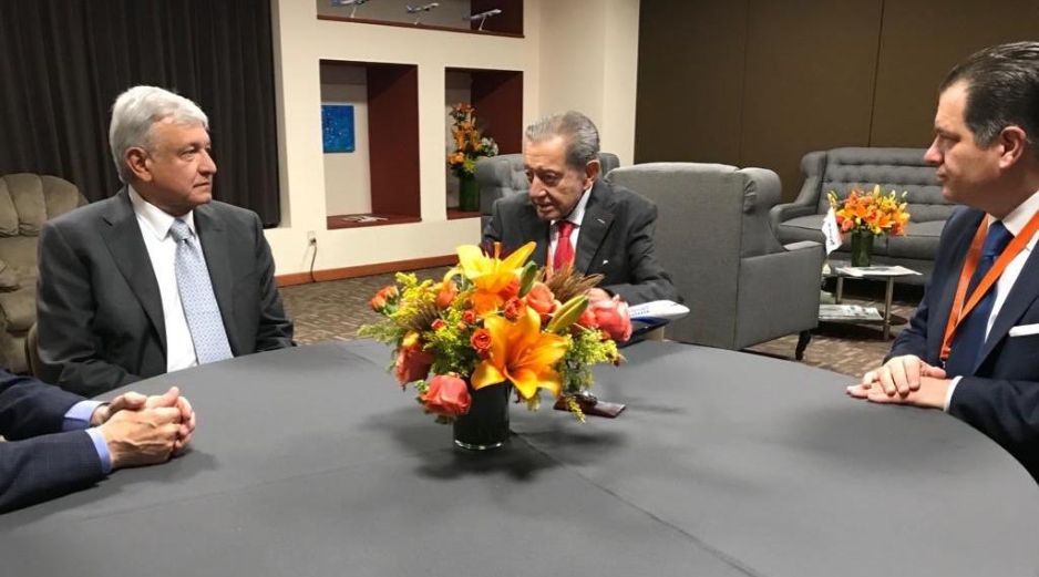 Se prevé que su intervención inicie a las 13:30 horas en la que hablará ante empresarios de sus propuestas y programas de trabajo a partir del 1 de diciembre. TWITTER / @AlemanVelascoM