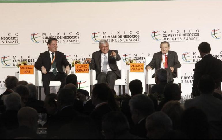 López Obrador abundó que el gobierno respalda y avala los bonos a los inversionistas. EL INFORMADOR / A. Camacho