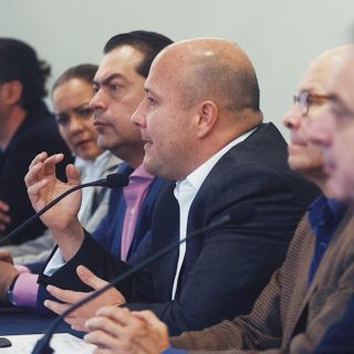 Reordenamiento del transporte público quedará listo en primer año de gobierno: Alfaro