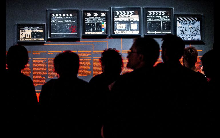 Las claquetas de las películas de Stanley Kubrick son algunas de las piezas que se pueden ver desde hoy en el CCCB de Barcelona, España, dentro de la retrospectiva sobre el cineasta. EFE/Q. García